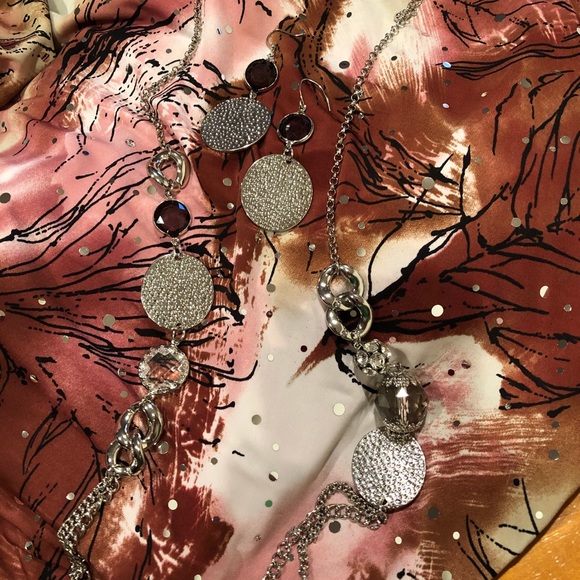 🌈 Beautiful Silver Necklace/Earrings - Picture 6 of 6